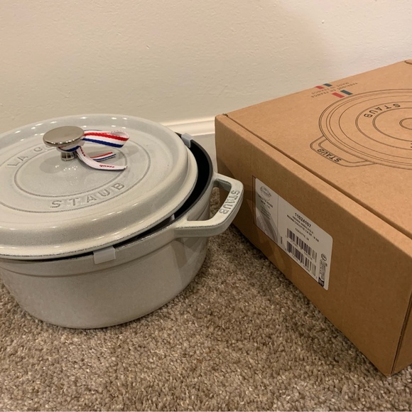 New Staub 4qt cocotte Dutch oven White truffle - Picture 1 of 4